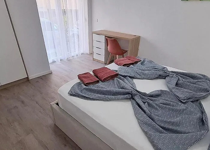 Appartement Oasis With Garage, Shkembi I Kavajes, 200 M From The *