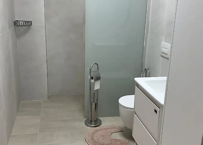 Appartement Oasis With Garage, Shkembi I Kavajes, 200 M From The Durrës