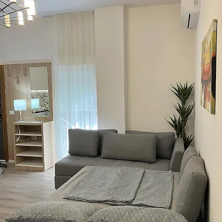 Oasis With Garage, Shkembi I Kavajes, 200 M From The Appartamento Durrës