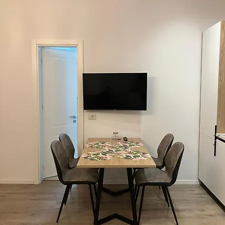 Appartamento Oasis With Garage, Shkembi I Kavajes, 200 M From The Durrës