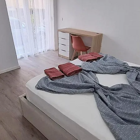 Appartement Oasis With Garage, Shkembi I Kavajes, 200 M From The *