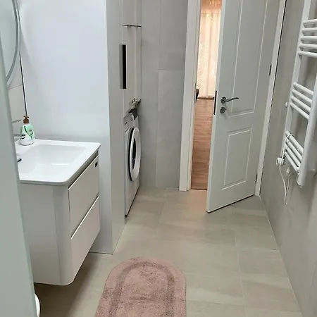 Appartement Oasis With Garage, Shkembi I Kavajes, 200 M From The Durrës