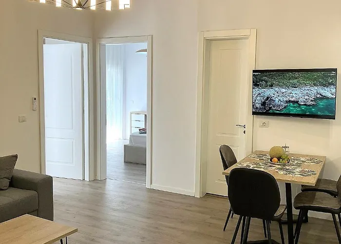 Oasis With Garage, Shkembi I Kavajes, 200 M From The 아파트 Durrës