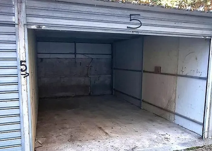 아파트 Oasis With Garage, Shkembi I Kavajes, 200 M From The Durrës